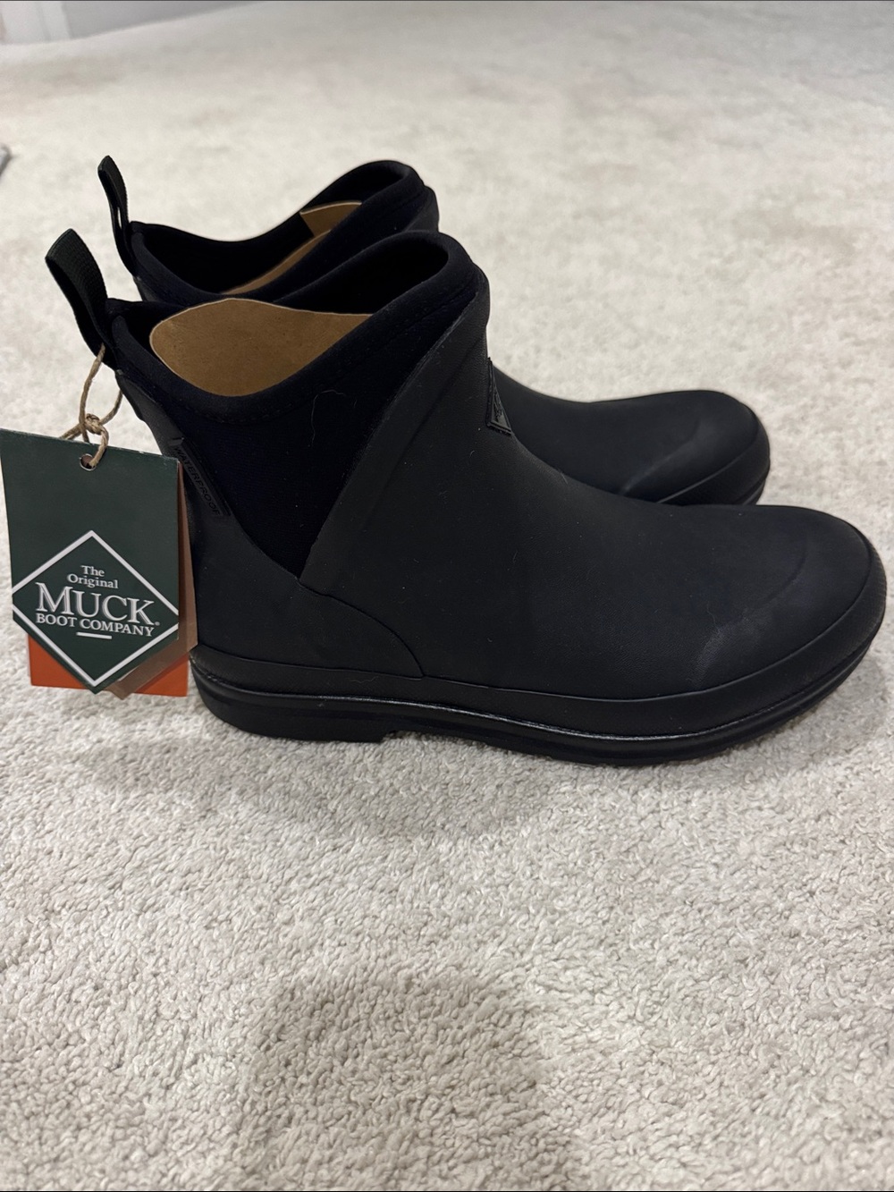 NWT Muck Boot Company Women’s Black Ankle Rain Booties - size 8
